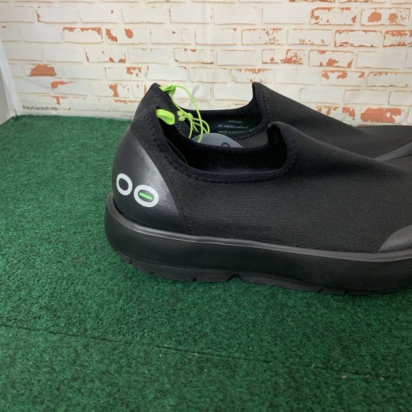 OOFOS OOmg eeZee Low Black Comfort Slip On Recovery Shoes Women's 9 US - Picture 3 of 11